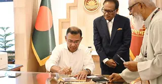 প্রধানমন্ত্রীর কার্যালয়ে স্মারক ডাকটিকিট উন্মোচন